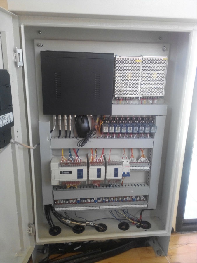 內(nèi)蒙古蘭石門式起重機安全監(jiān)控系統(tǒng)現(xiàn)場安裝圖二十