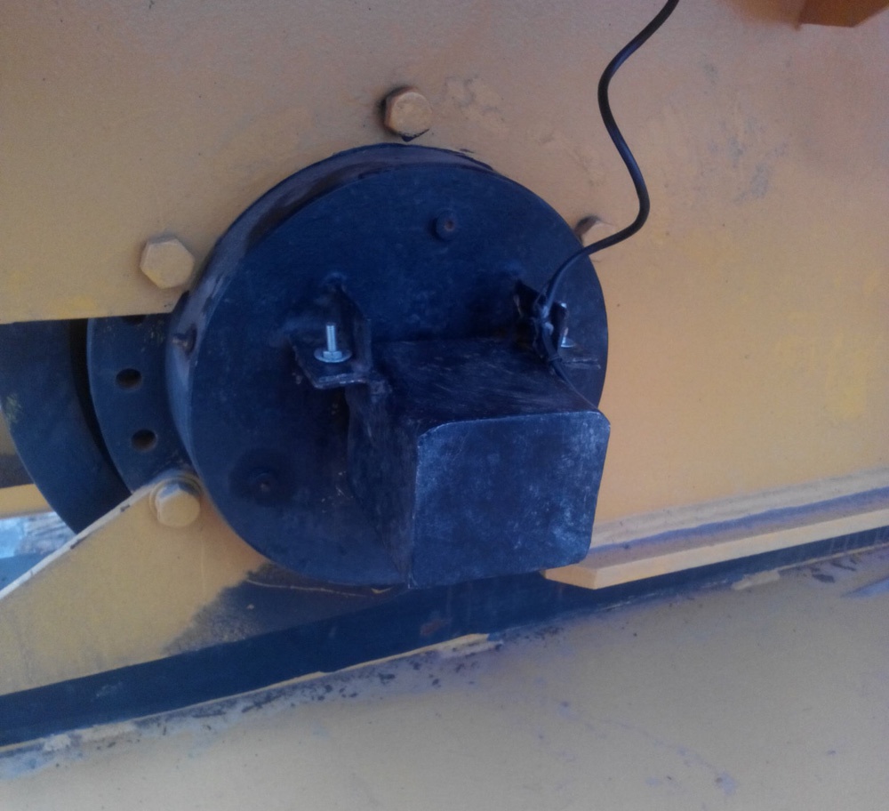 鄂爾多斯石拉烏素煤礦安裝門式起重機(jī)安全監(jiān)控系統(tǒng)現(xiàn)場(chǎng)圖片四